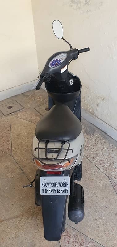 Honda Dio 49cc Petrol Scooty (Automatic) - Silver (2018) 4