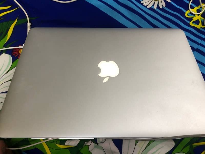 Macbook 2011 10/8 condition 3