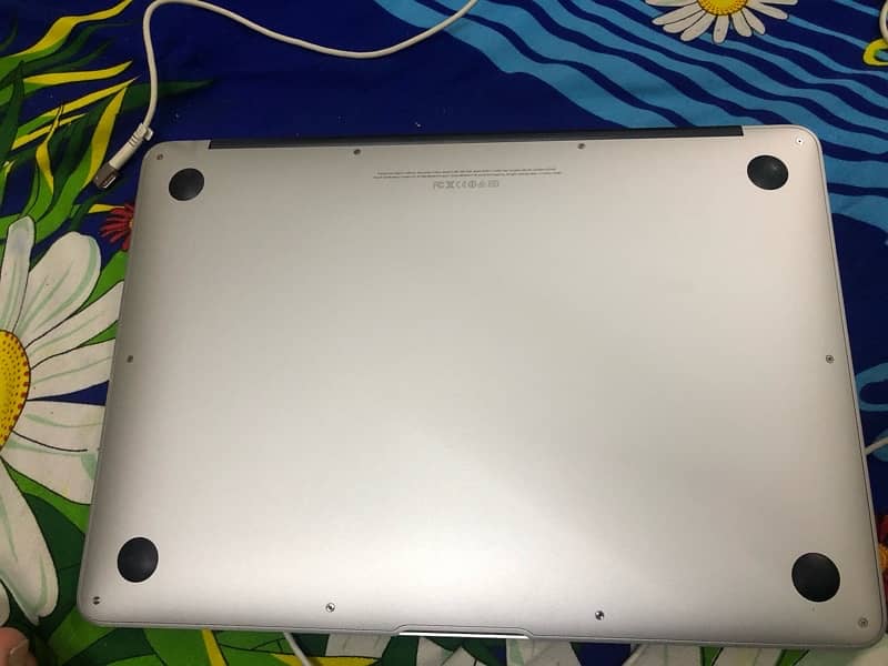 Macbook 2011 10/8 condition 5