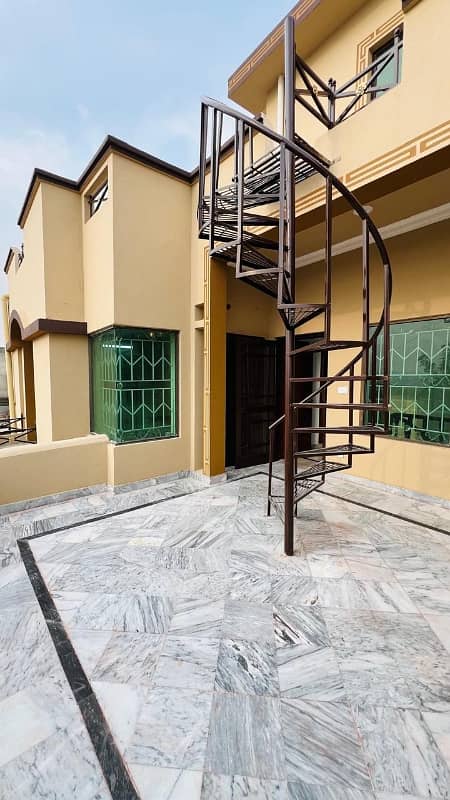 10 Marla Double Storey Double Unit House Available For Sale. 43