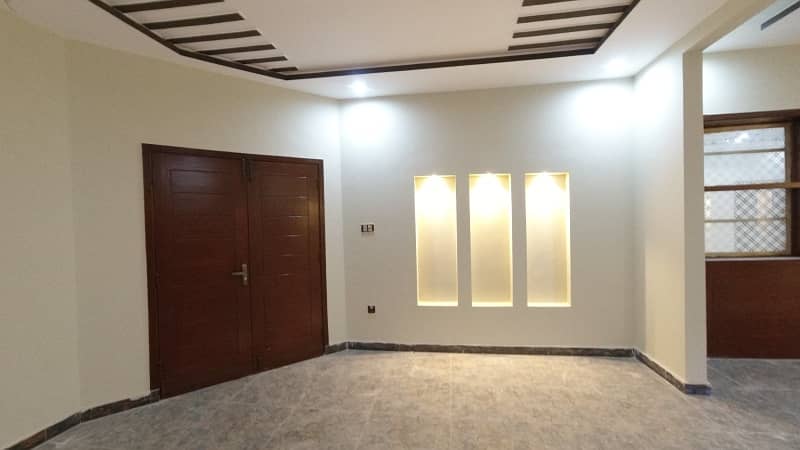 1 Kanal Single Unit House Available For Sale . 8