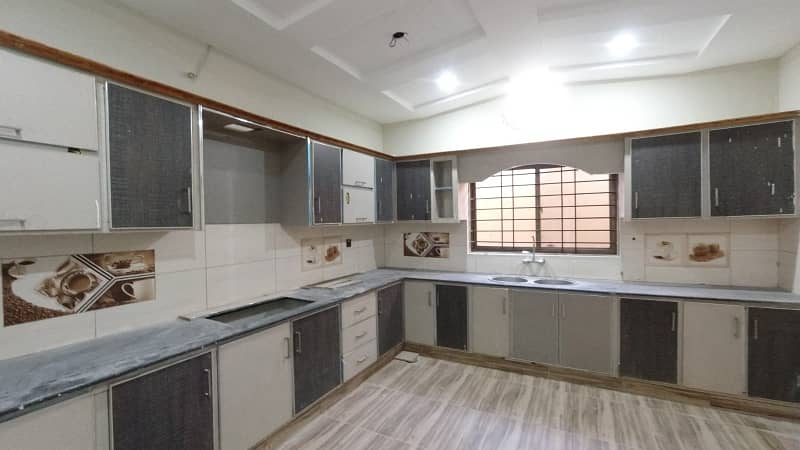 1 Kanal Single Unit House Available For Sale . 15