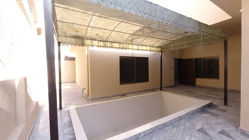 1 Kanal Single Unit House Available For Sale . 18