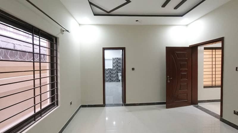 1 Kanal Single Unit House Available For Sale . 20