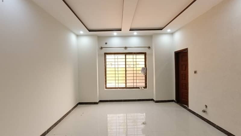 1 Kanal Single Unit House Available For Sale . 28