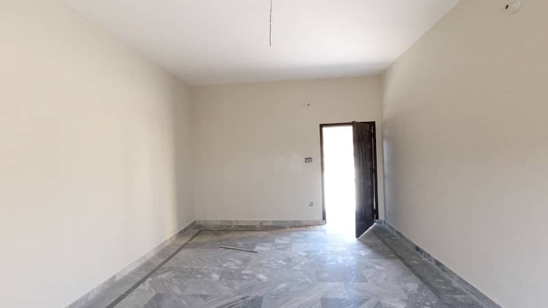 1 Kanal Single Unit House Available For Sale . 32