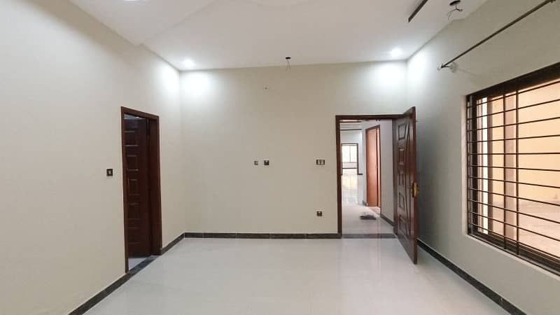 1 Kanal Single Unit House Available For Sale . 33