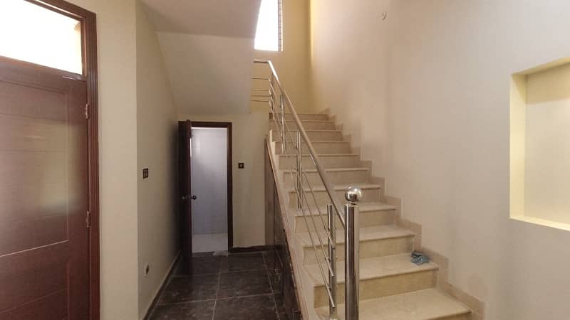 1 Kanal Single Unit House Available For Sale . 37