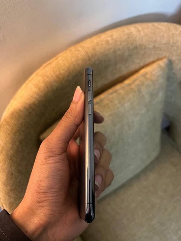 iphone 11pro Dual sim pta approved with box all ok 1