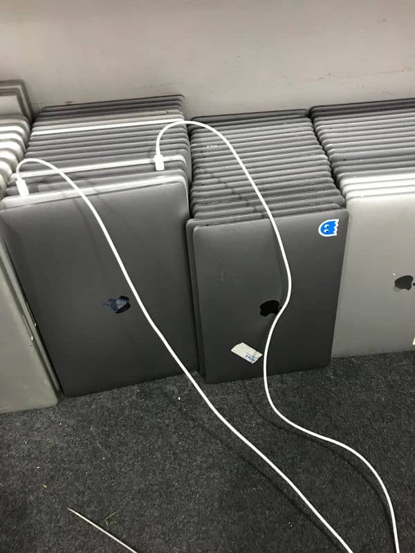 Macbook Pro 2016 13"/ 2017 13"/ 2017 15"/ 2019 15"/ 2019 16" Available 4