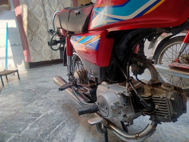 i wqnt to sale honda cd 70 bike perfect condition 4