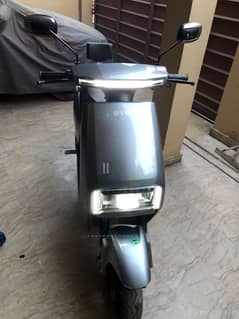 Evee electric Scooty C 1 Pro