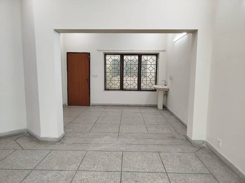 1 Kanal Upper Portion Available For Rent In Pia Society 7