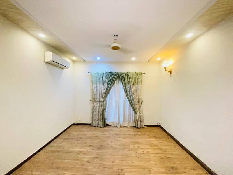 10 Marla New house for sale In dha phase 8 ex park view 22