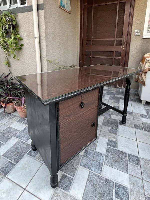 Strong Wooden Table with Glass Top 0