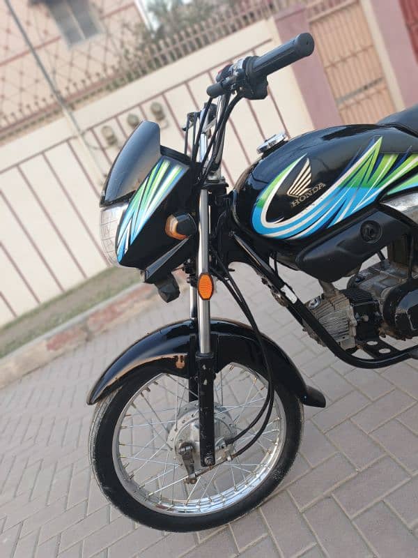 Honda pridor-2019 Karachi number replay only call 7