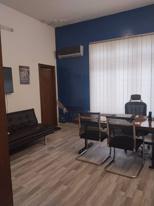 1 kanal house available for IT office 4