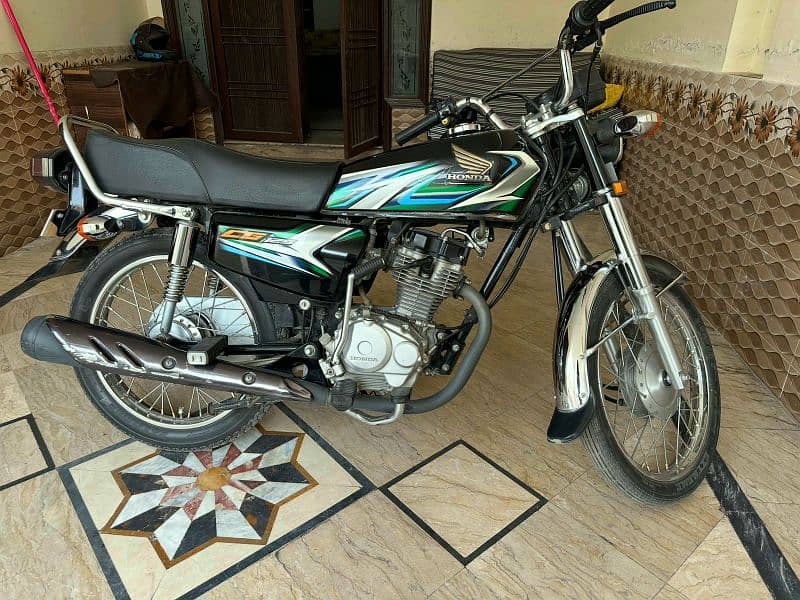 Brand new condition Honda CG 125 1