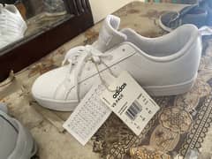 adidas sneakers size 8 1/2 hai