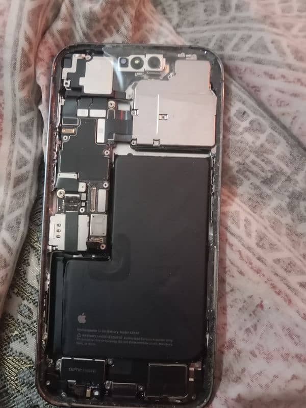 14 pro max screen and back broken 1