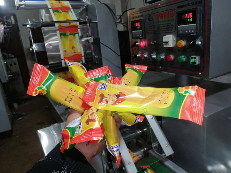 Pillowrap Packing Machine for Chocolate Rusk Cup Cake Soap etc 13
