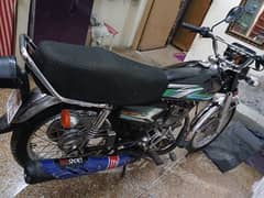 UNITED 125 LIKE NEW ONLY 4400 KM USE