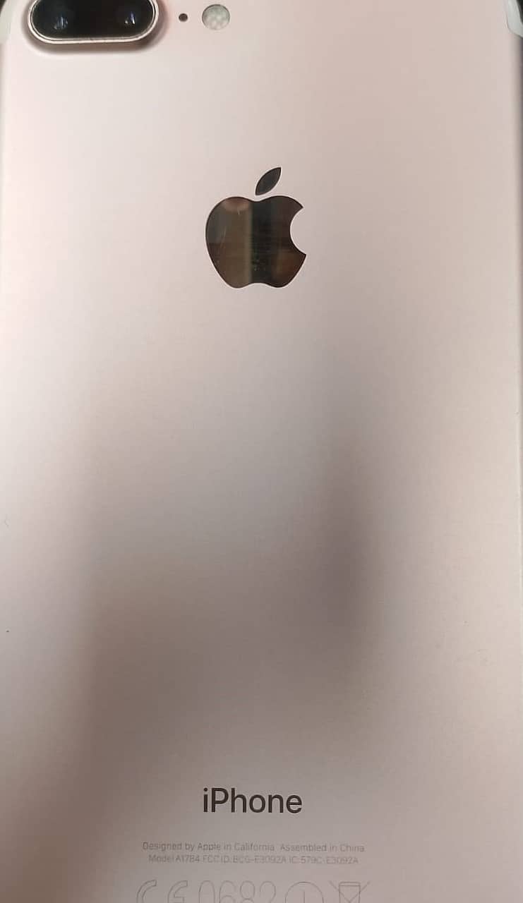 Apple iPhone 7 Plus 0