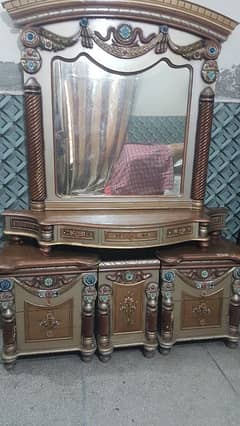 Best & Antique Design Dressing Table