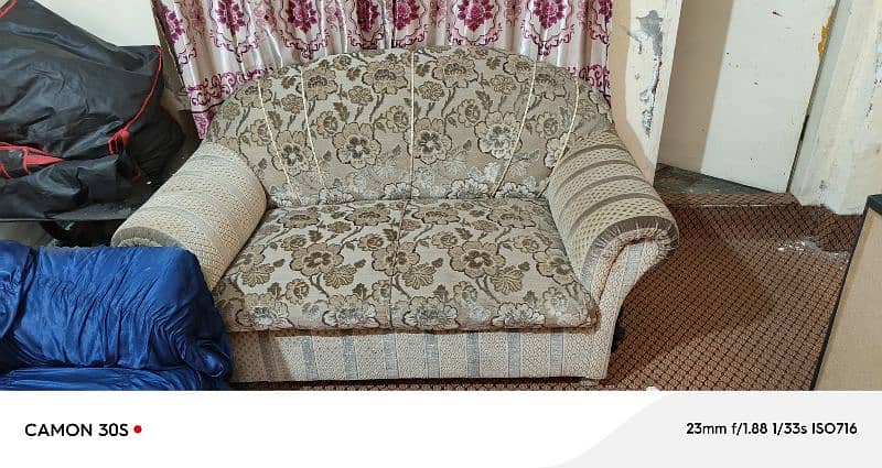 3 seater sofa set Is for sale in best condition with Blue Covers 2