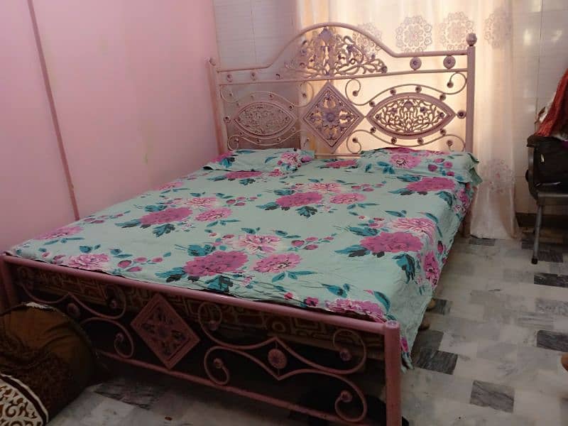 this is iron bed without mattress 0