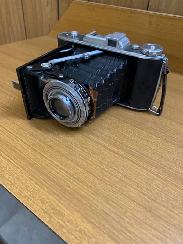 antique piece camera 1