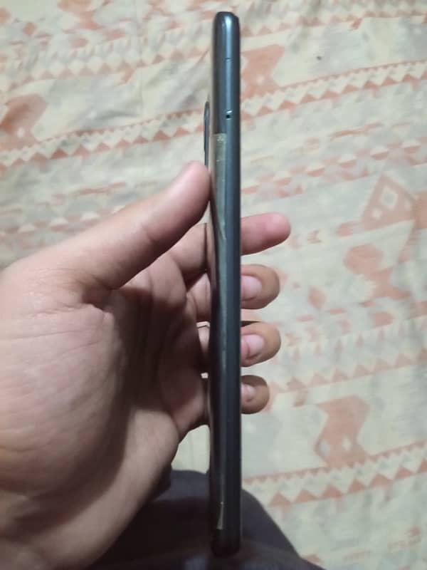 infinix hot 11s 4+3/128 9/10 condition with box charger 7