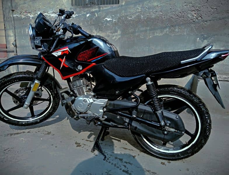 Yamaha YBR 125g (2024) model 3