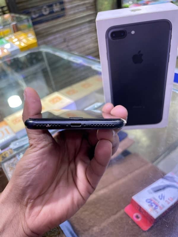 iphone 7+ 32gb Pta Approved with box 6