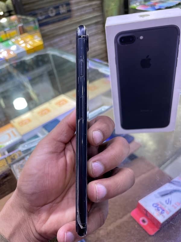 iphone 7+ 32gb Pta Approved with box 8