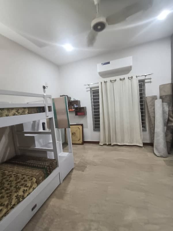 1 Kanal Beautiful First Floor Available For Rent Near All Facilities 7