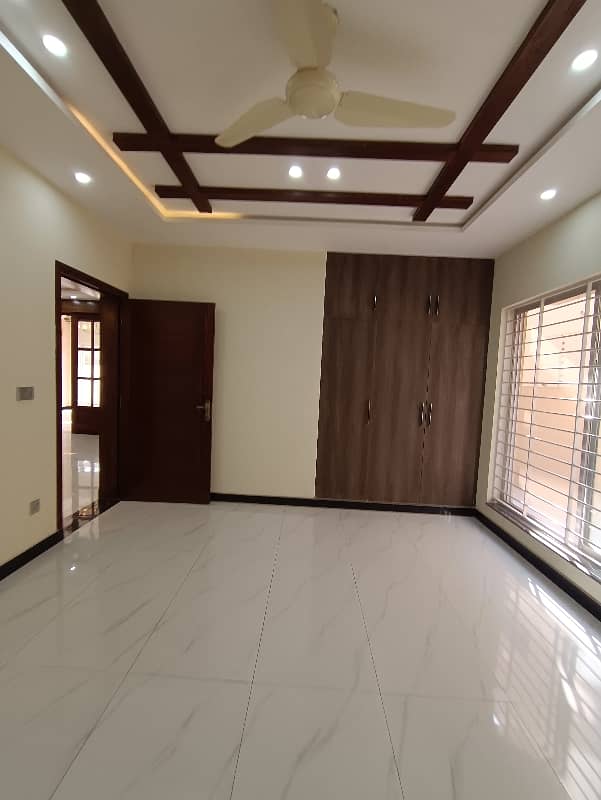 10 Marla Brand New House For Rent Near All Facilities 9