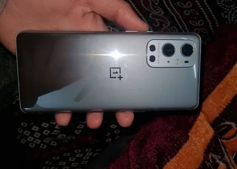 OnePlus 9 Pro - 24GB RAM, 256GB Storage - Green Line on Screen. 2