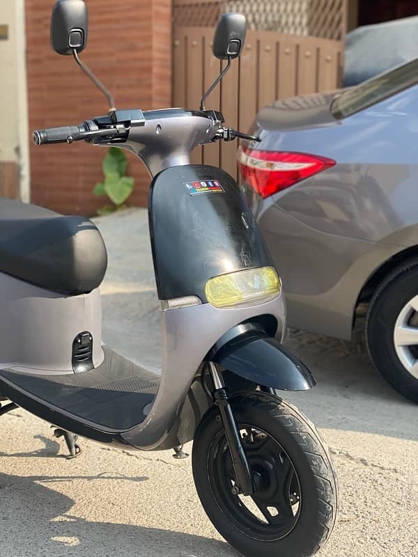 Used electric scooty for sale 3000km driven , desire go plus 0