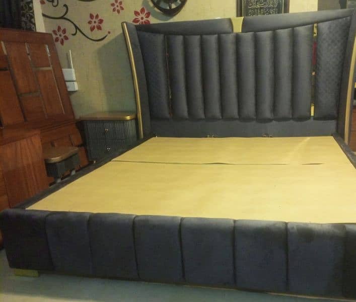 King size double bed 1