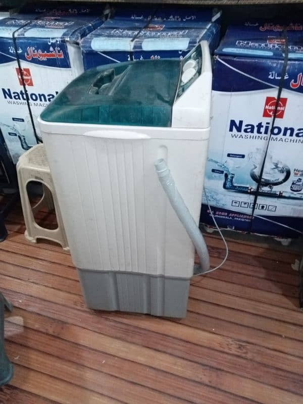 3 old washing machine available 5