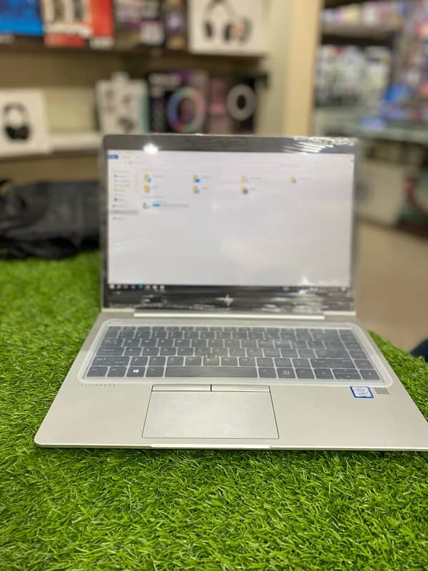 Hp 840 G5 i5 8th gen 8gb Ram 256gb SSD Window 10 6