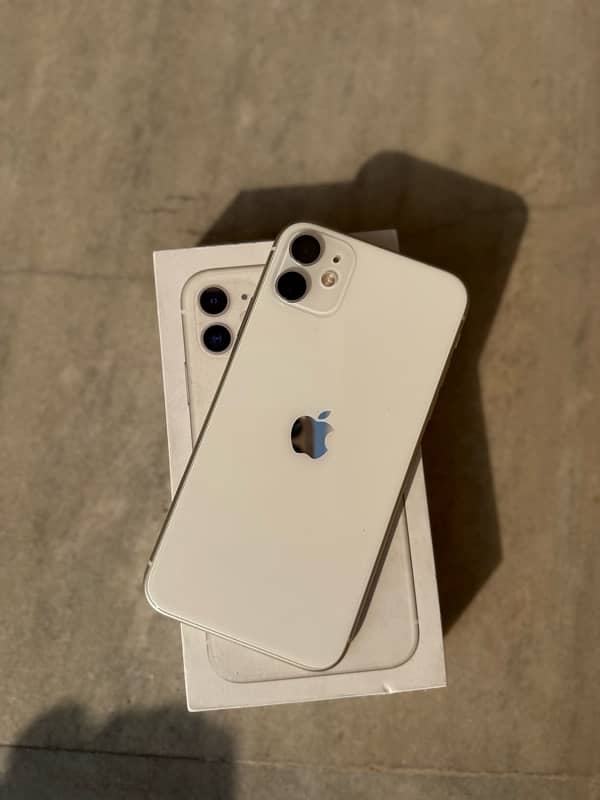 Iphone 11 128 GB Dual Sim Pta Approved 0