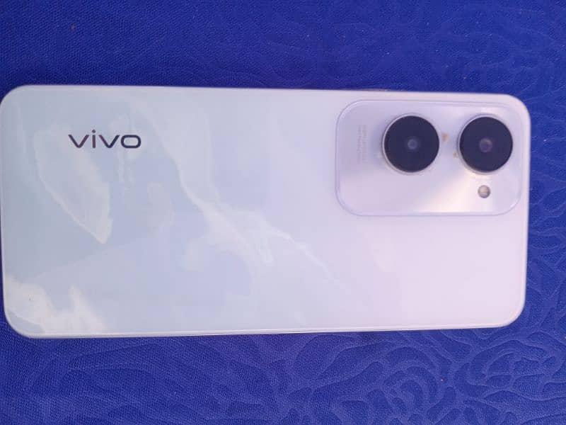 vivo y18 10/10 condition 4+4/128 0