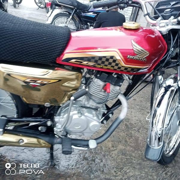 Honda 125 Self Start Golden Model 2