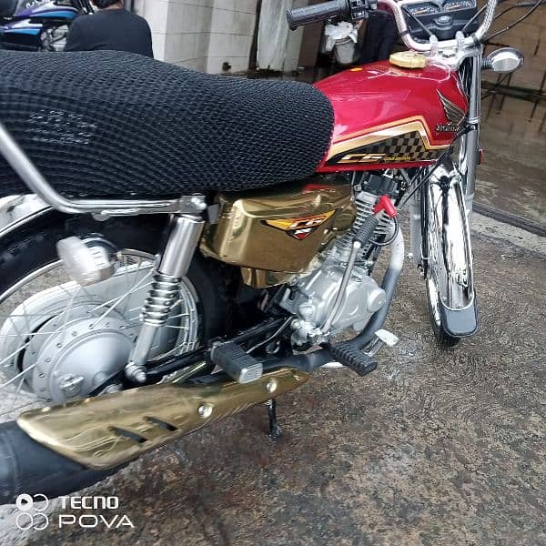 Honda 125 Self Start Golden Model 3