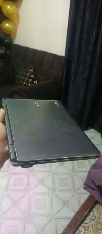 Acer black Chromebook 0