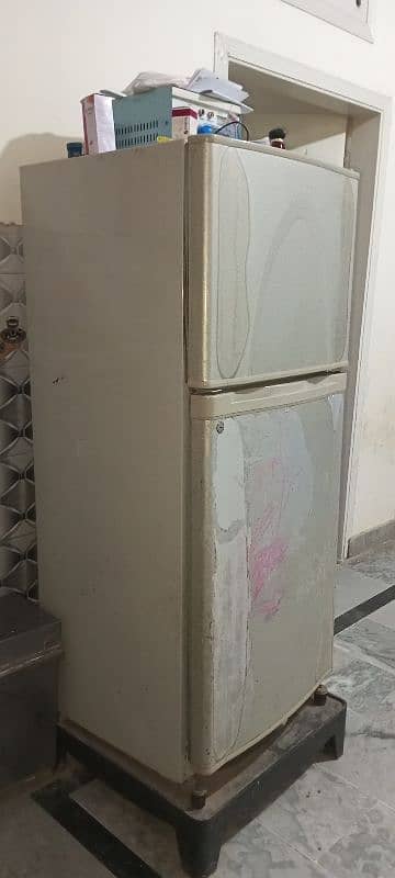 dowlanc refrigerator for sale 0