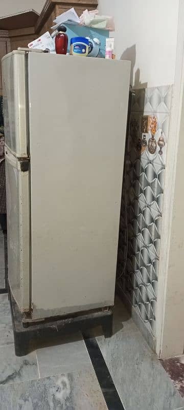 dowlanc refrigerator for sale 1