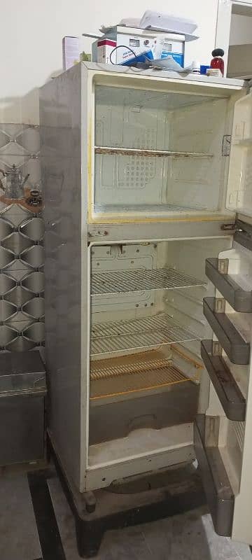 dowlanc refrigerator for sale 2